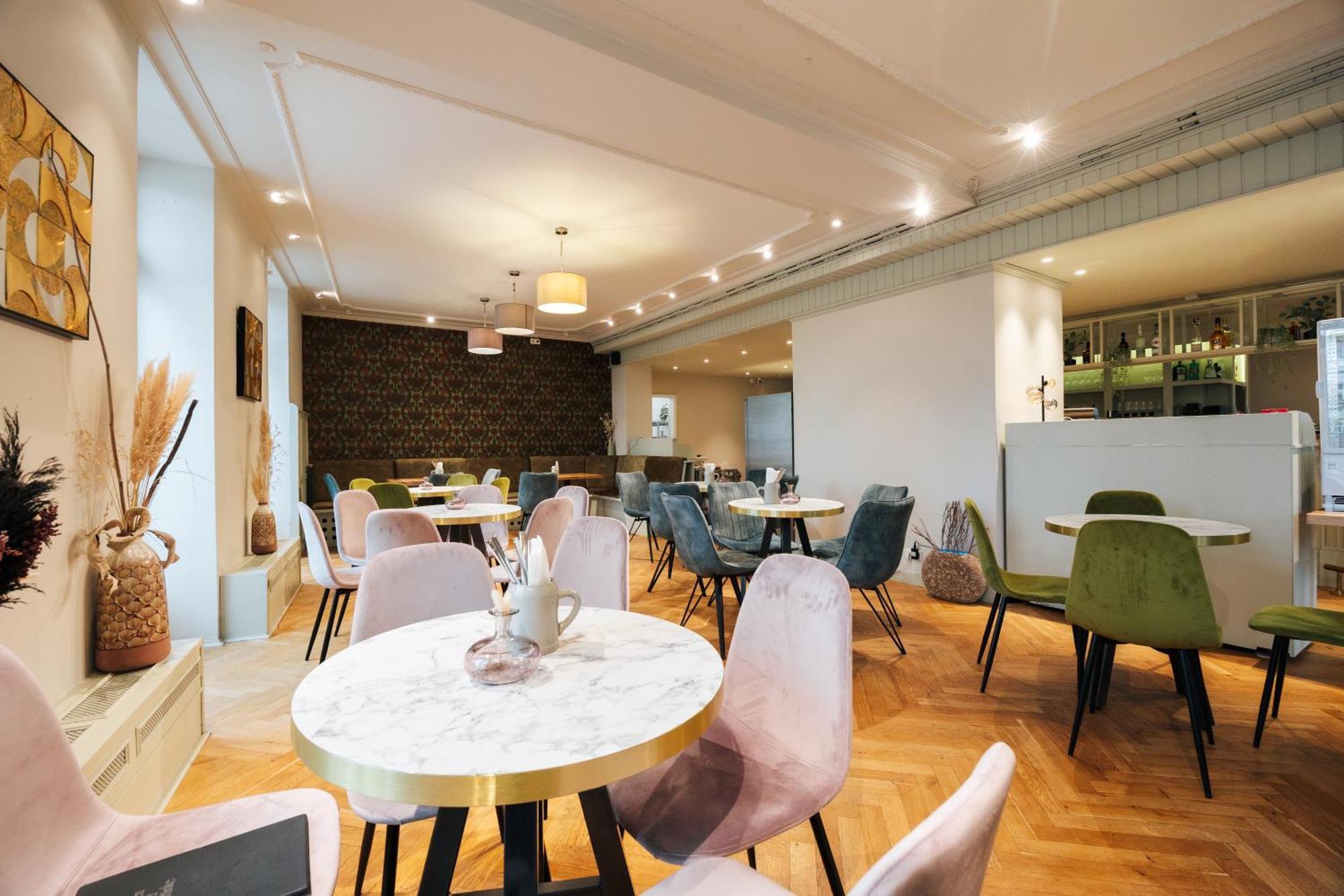 Celine Hotel Шветцинген Экстерьер фото