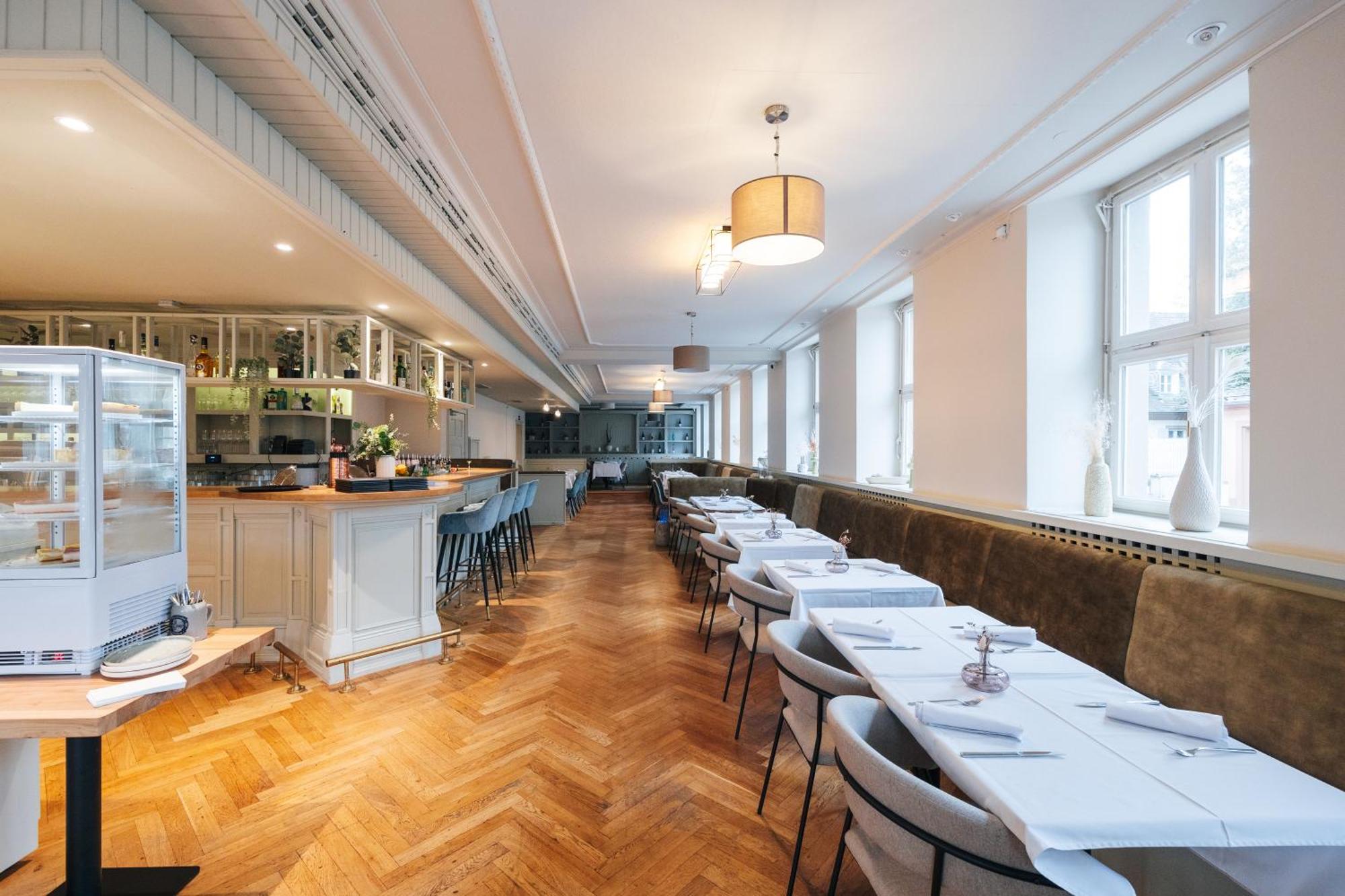 Celine Hotel Шветцинген Экстерьер фото